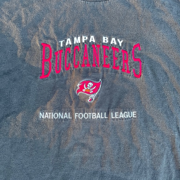 Vintage NFL tshirt Buccaneers lee sport - Picture 2 of 3